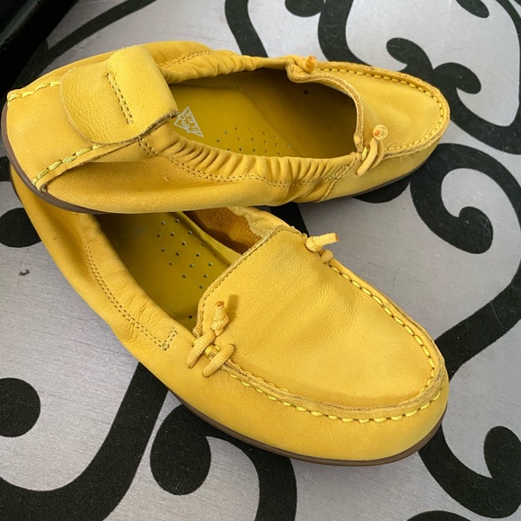NWOT Hush puppies size 7 mustard driving shoes/loafer - Picture 4 of 10